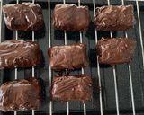 A picture of step 4 of Healthy snickers bar.