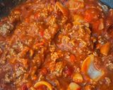 A picture of step 5 of Chilli con carne & sides feed 4 for under £5.