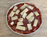 Fekete-erdei sonkás pizza gluténmentesen recept fázis 4 fotója