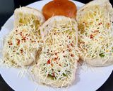 ગ્રીલ ચીઝી ગાર્લિક મસાલા પાવ (Grill Cheesy Garlic Masala Paav Recipe In Gujarati) રેસીપી સ્ટેપ2ફોટો