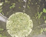 A picture of step 4 of Green chicken Kardahi.