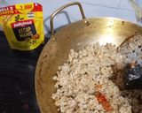 Foto langkah ke 4 dari resep Nasi Goreng Kemangi.