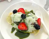 Foto langkah ke 4 dari resep Banana Split with Matcha ice cream.