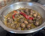 Foto del paso 4 de la receta Champiñones en salsa de cebolla