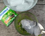 Foto langkah ke 2 dari resep Iced Mango Matcha Latte.