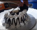 A picture of step 9 of Oreo chocolate cake.