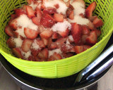 Foto del paso 6 de la receta: Torta de frutillas con crema y dulce de leche