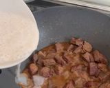 A picture of step 5 of Beef stroganoff.