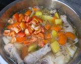 รูปขั้นตอนการทำที่ 5 ของ ซุปไก่มันฝรั่ง