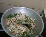 Foto langkah ke 5 dari resep Tumis taoge kacang panjang #ResepPertamaku#.