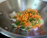 A picture of step 1 of Singaporean Rice with Noodles.