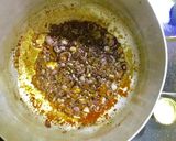Hình bước làm 5 của món Thịt kho trứng cút nấm rơm