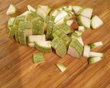 Foto del paso 2 de la receta: Tortilla de papas con verduritas🥕🥔🥒🥓🍠