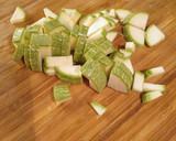 Foto del paso 2 de la receta: Tortilla de papas con verduritas🥕🥔🥒🥓🍠