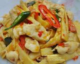 รูปขั้นตอนการทำที่ 3 ของ ไก่ผัดพริกหน่อไม้
