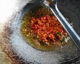 Foto langkah ke 3 dari resep Oncom telor puyuh pedas.
