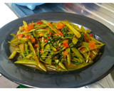 Foto langkah ke 3 dari resep Kangkung Cah Terasi Enak Ala Restaurant Tepi Pantai.