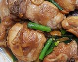 Foto langkah ke 4 dari resep Ayam Kecap Bunga Bawang.