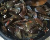 Foto langkah ke 3 dari resep Tumis Kerang Hijau.