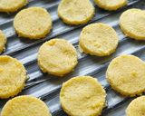 Foto del paso 3 de la receta: Snacks de polenta(originalmente ñoquis a la romana 🙈😃😂)