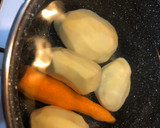 Foto del paso 5 de la receta: Solomillo de cerdo ibérico adobado con puré de patatas