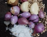 Foto langkah ke 1 dari resep Kulit Ayam Angkringan.