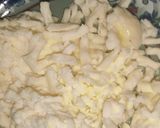 A picture of step 1 of Cheesy Chicken Mushroom Pie.