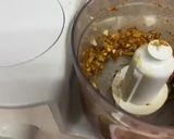 صورة لخطوة 1 من وصفة برجر الدجاج المحشي 😋😋
