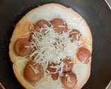 Foto langkah ke 3 dari resep Pizza mini lipat 🌮.