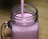 A picture of step 3 of Strawberry🍓 milkshake.