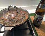 Foto del passaggio 5 della ricetta Fusilloni con ragù d'anatra alla birra, crema di porcini, funghi pioppini e pinoli tostati
