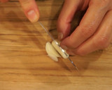 A picture of step 1 of Taiwanese Meat Soup – Rou Geng Tong.