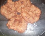 Foto langkah ke 3 dari resep Kue pisang kelapa goreng.