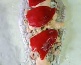 Foto del paso 13 de la receta: Merluza con hojaldre rellena de gambas y pimientos del piquillo