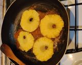 Foto del passaggio 3 della ricetta Ananas caramellato