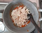 Foto langkah ke 2 dari resep Cireng isi Ayam Suwir Pedas.