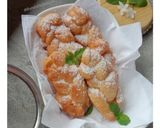 Foto langkah ke 6 dari resep Donat Kepang.