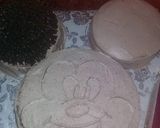 A picture of step 5 of Mickey mouse cake.