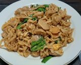Foto langkah ke 10 dari resep Mie Goreng Rumahan.