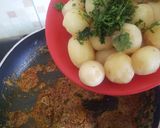 A picture of step 2 of Masala Baby potatoes.