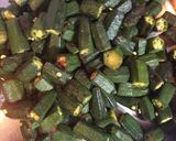 A picture of step 4 of Chatpata Masala Bhindi.
