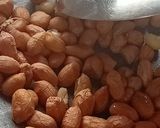A picture of step 1 of Peanut chutney.