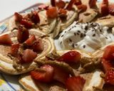 Foto del passaggio 2 della ricetta Pancakes con yogurt e fragole 🥞😋🍓