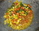 Foto langkah ke 2 dari resep Nasi Goreng Hongkong.