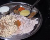 हरियाणाची चटपटीत बेसन मसाला रोटी : (besan masala roti recipe in marathi) रेसिपी स्टेप 1 फोटो 