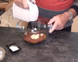 Foto del paso 2 de la receta: Arañas de Halloween (Magdalenas)