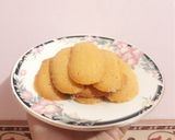 Foto langkah ke 4 dari resep Kue kering : Lidah kucing (takaran sendok, no mixer, no cetakan).
