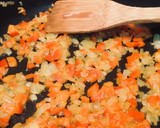 Foto del paso 1 de la receta: Coca de tomate y atún