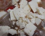 Foto del paso 4 de la receta: Tortilla de vegetales con salchichas y queso