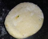 A picture of step 3 of Paneer veggies paratha.